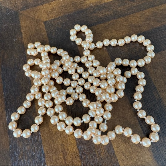 Forever21 Extra Long Rose Gold Elegant Pearl Necklace - 31” Drop - Picture 2 of 3